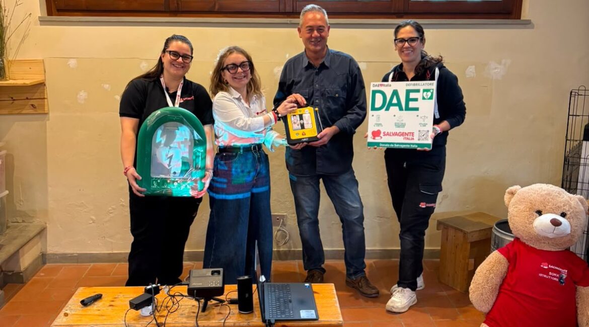 Consegna del defibrillatore a Elementari nel Bosco, Pontassieve